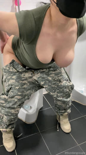 【2023_09_30】My_master_playing_with_my_boobs_I'm_getting_so_horny.m4v